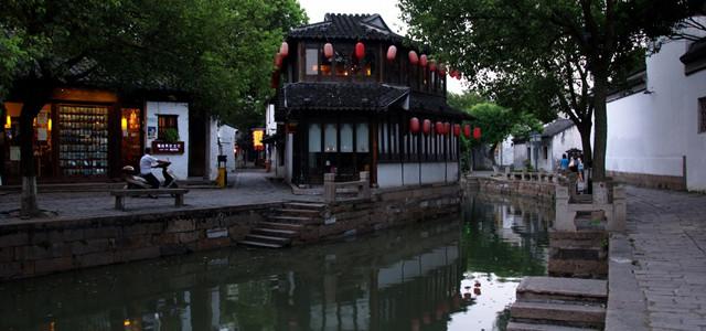 向上而生，服务转型